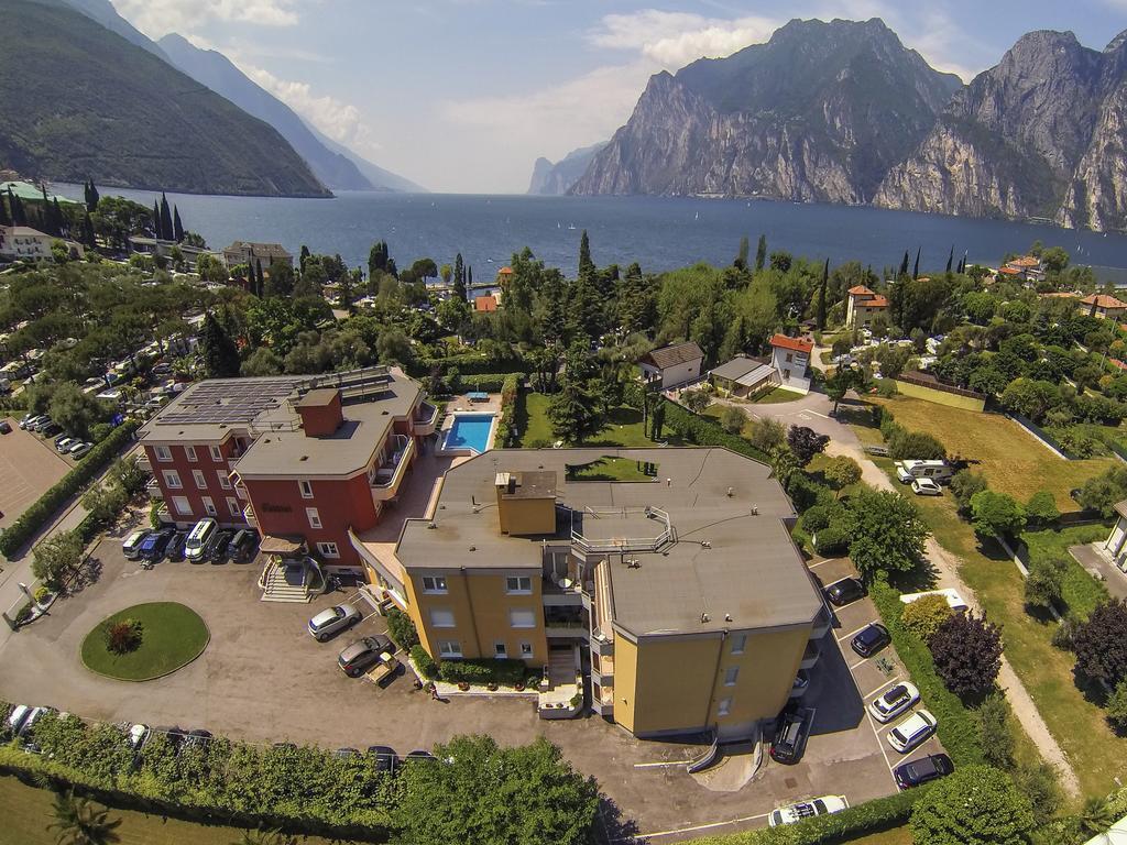 Residence Toblini Torbole Sul Garda Eksteriør bilde
