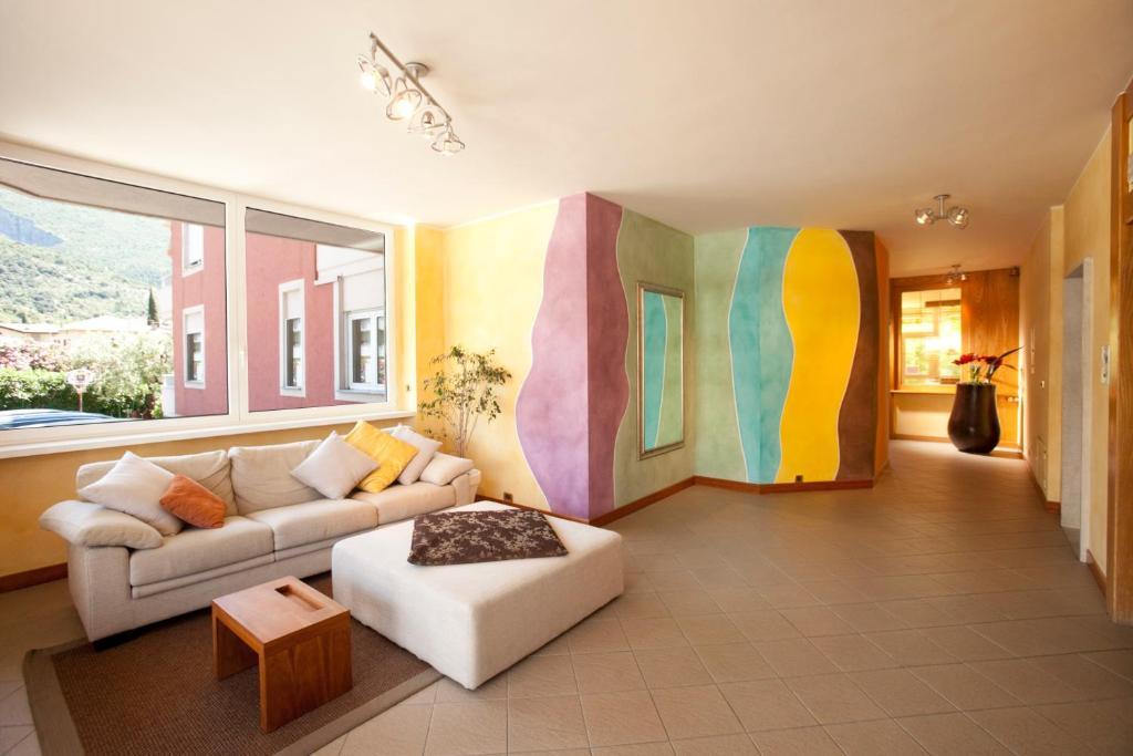 Residence Toblini Torbole Sul Garda Eksteriør bilde