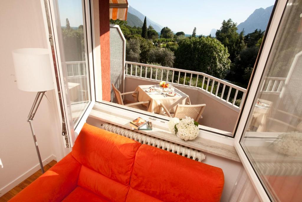 Residence Toblini Torbole Sul Garda Eksteriør bilde