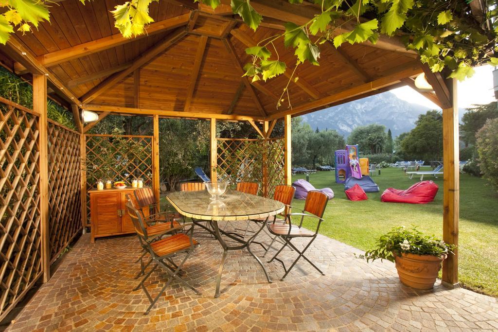 Residence Toblini Torbole Sul Garda Eksteriør bilde