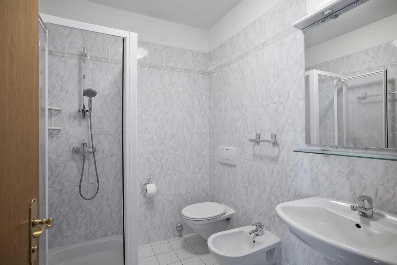 Residence Toblini Torbole Sul Garda Eksteriør bilde