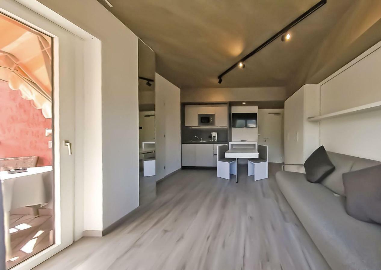 Residence Toblini Torbole Sul Garda Eksteriør bilde